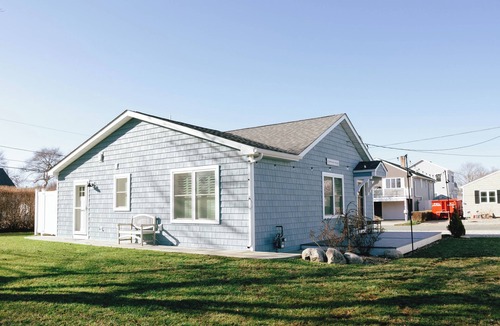 Eastward Look Cottage | Charming Scarborough Beach, Narragansett 3-bedroom home getaway