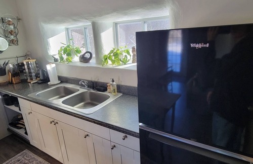 Jay Cottage | Charming Straw Bale Cottage Near Jay Peak – Cozy, Romantic, and Stylish Escape