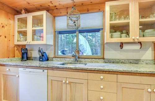Chocorua Ski and Beach Cabin | Charming Tamworth Cabin w/Grill & Fireplace