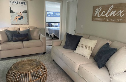 Town of Richmond Cottage | Charming & Updated 2-bedroom cottage with Private Beach Access 5 min walk, Grill