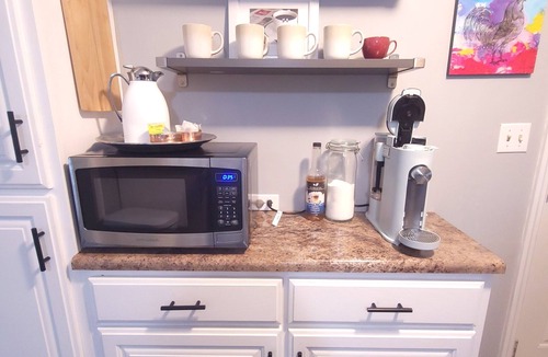 South Kansas City House | Charming Waldo Stay Patio + Parking Sleeps 6