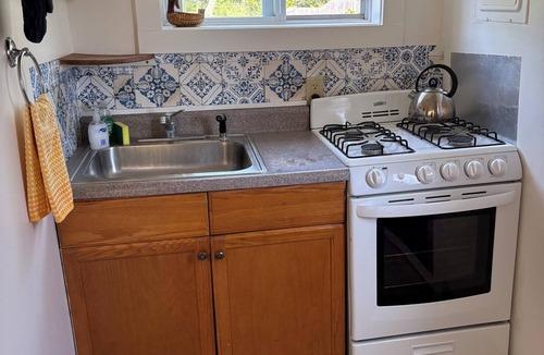 Munsonville Cottage | Cheerful Lakeside Studio Cottage on Granite Lake –Peaceful Escape in Munsonville