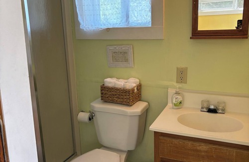 Munsonville Cottage | Cheerful Lakeside Studio Cottage on Granite Lake –Peaceful Escape in Munsonville