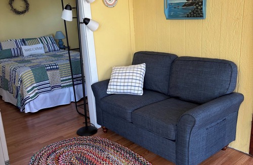 Munsonville Cottage | Cheerful Lakeside Studio Cottage on Granite Lake –Peaceful Escape in Munsonville