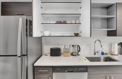 Gateway District Apartment | Chic 1-bed loft in Playhouse square, near Stadiums, Theater, Dining, Pets OK