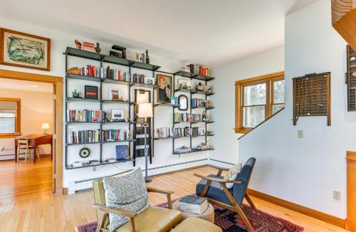 South Addison House | Chic Addison Home w/Fire Pit on 8 Private Acres!