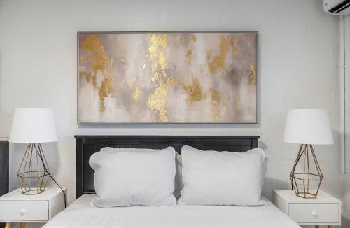 Near East Columbus Apartment | Chic City Retreat 93E