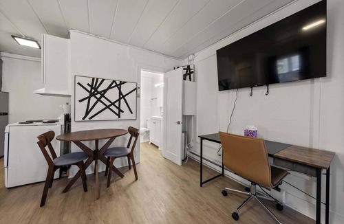 Near East Columbus Apartment | Chic City Retreat 99 For 2!