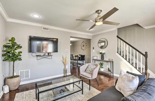 Beechfield House | Chic Townhome w/Deck: 6 Mi to Dtwn Baltimore