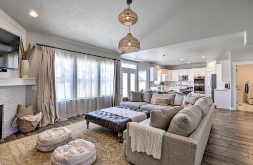 Vineyard House | Chic Vineyard Getaway with Yard about 8 Mi to BYU