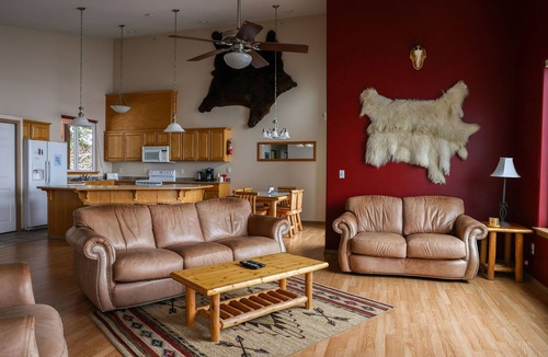 Sitka Condo | Chichigof Suite at Island View