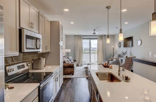 Katie Hill Neighborhood House | City Views | Honky-Tonk Hideaway | Pool Table