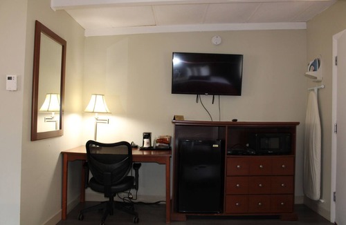 Claremont Hotel | Claremont Motor Lodge