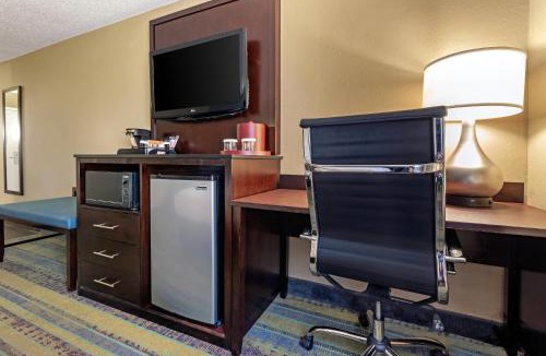 Lexington Hotel | Clarion Hotel Conference Center Lexington North
