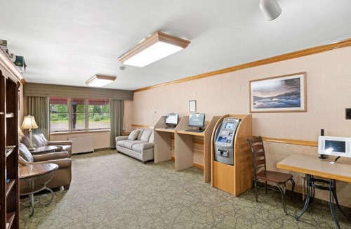 Fairbanks Hotel | Clarion Hotel & Suites Fairbanks near Ft Wainwright