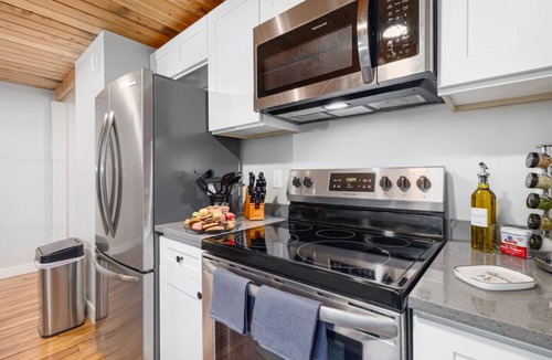 Providence Apartment | Classic Italian Getaway Loft | Providence Gem