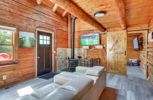East Wakefield House | Classic New England Cabin on Belleau Lake