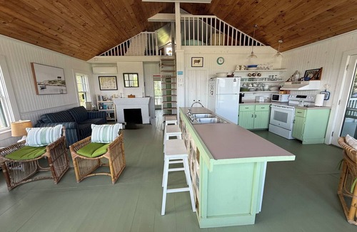 Portsmouth Cottage | Classic waterfront cottage on Prudence Island, private beach, dock & mooring