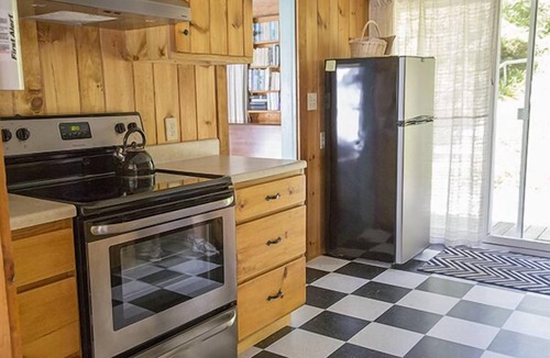 East Boothbay Cottage | Classic Waterfront Cottage with Private Fishing & boat dock - Boothbay Harbor
