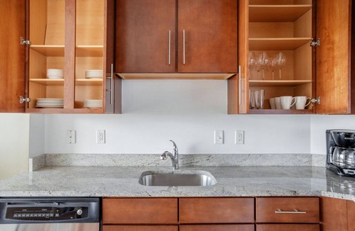 North Bethesda Apartment | Classy North Bethesda 1BR w/Pools, nr Coffee & Groceries, by Blueground