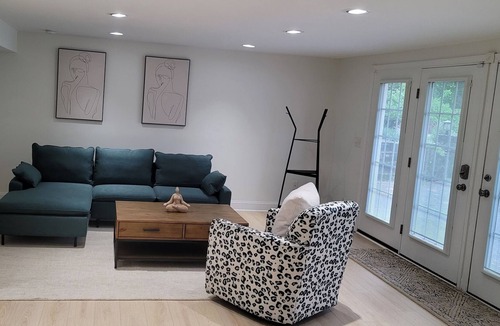 Red Oaks Mill House | ***Clean and Airy Poughkeepsie Getaway - Hospitals Nearby***