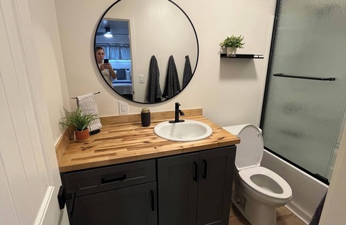Thatcher Apartment | Clean, Private Studio Apartment in a Great Location near EAC