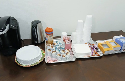 New London Apartment | Clean room w/King bed/Private bathroom. Free Wifi free parking