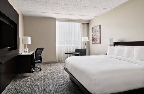 Warrensville Heights Hotel | Cleveland Marriott East