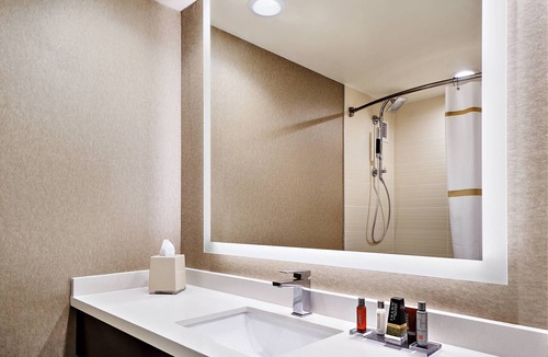 Warrensville Heights Hotel | Cleveland Marriott East