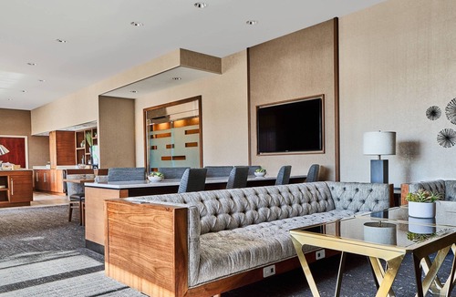 Warrensville Heights Hotel | Cleveland Marriott East