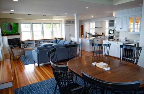 Plymouth House | Cliff House - Oceanfront Year-Round Romantic Getaway w/Hot Tub