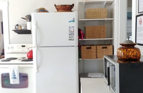 Newport East Apartment | Close to Beaches and All Newport Activities. Pet Friendly! Updated pictures.