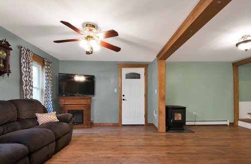 Portland House | Close to downtown with hot tub!