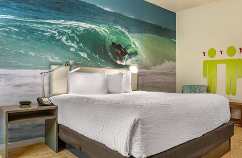 St. Pete Beach Resort | Close to St. Peach Beach | Garden View Room | Your Ultimate Getaway is Here!
