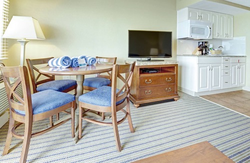 The Point Hotel | Club Wyndham Inn on Long Wharf
