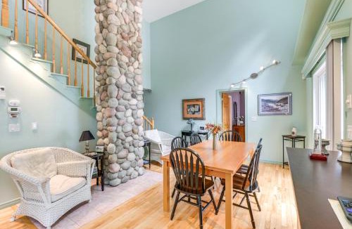 Ellsworth House | Coastal Branch Lake House w/Dock & Game Room