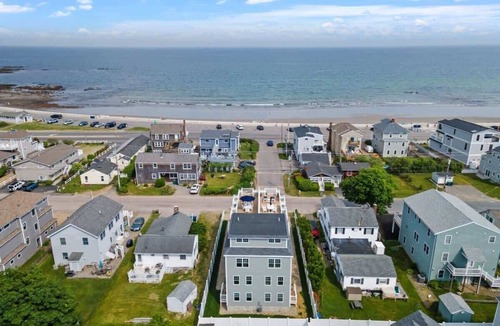 Hampton Condo | Coastal Escape: 3BR/4BA Luxury Retreat with Views