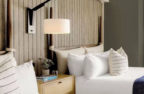 Goat Island Hotel | Coastal Escape! Unit w/Pool, Gym, Near Downtown Shops & Seaside Scenic Spots!