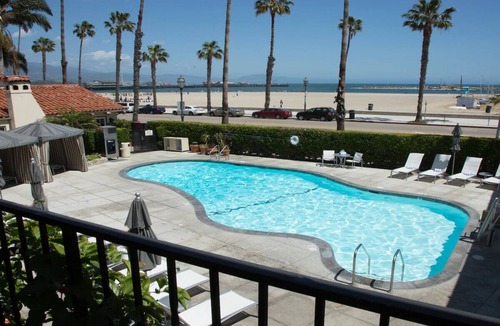 West Beach Hotel | Coastal King Getaway! Pool Relaxation & Gym Access | Pet Friendly Unit!