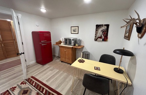 Manhattan Apartment | Colorado Chalet-"Taste" of Colorado in KS, Private entrance One Bed Suite