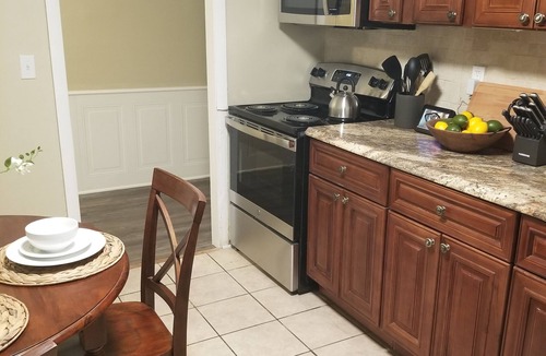The Hill Apartment | COLUMBUS AVE APARTMENT- 5 MIN WALK TO YALE NEW HAVEN HOSPITAL