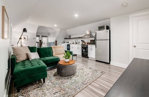 Old North Columbus Apartment | Columbus Getaway! Stylish Apartment!