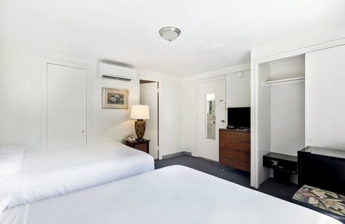 Waikiki Hotel | Come Create Memories w/Fun-filled Adventures at this Paradise! Onsite Pool!