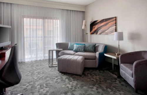 Middletown Hotel | Comfort and Relaxation! 3 Relaxing Units, Free Parking, Near Bowen's Wharf
