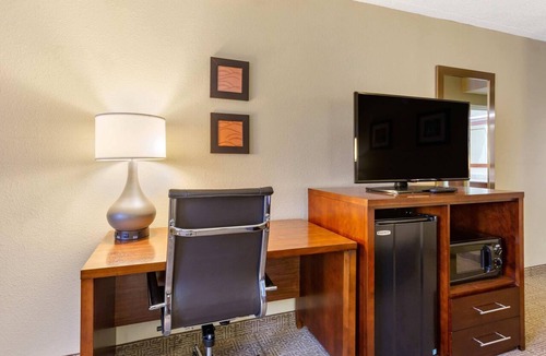 Martinsburg Hotel | Comfort Inn Aikens Center