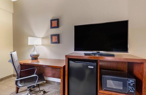 Martinsburg Hotel | Comfort Inn Aikens Center