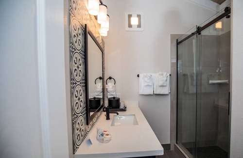Northeast Carmel Hotel | Comfort Inn Carmel By The Sea