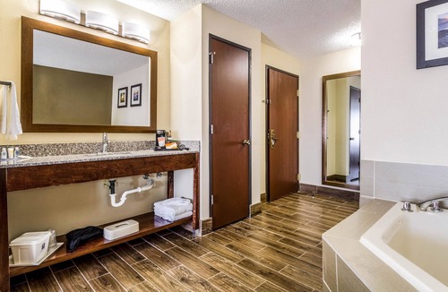 Norwalk Hotel | Comfort Inn Norwalk - Sandusky