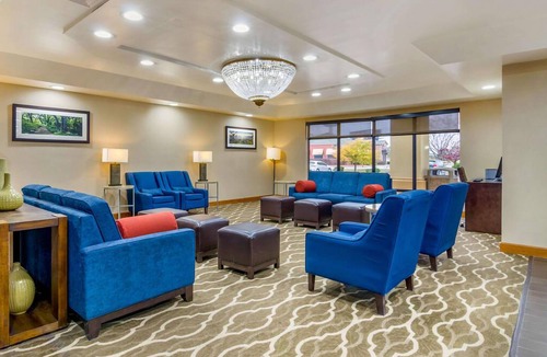 Ottawa Hotel | Comfort Inn Ottawa - Superior Queen Suite with Two Queen Beds - Non Smoking