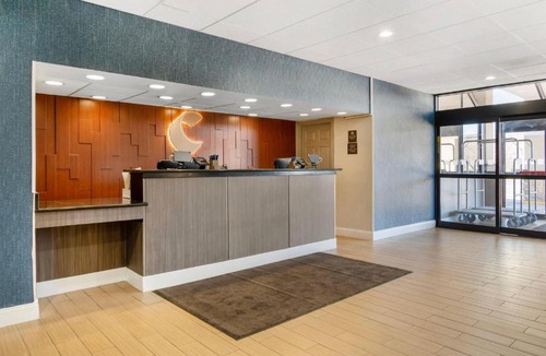 Danbury Hotel | Comfort Inn & Suites Danbury-Bethel